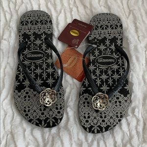 Havaianas thong sandals